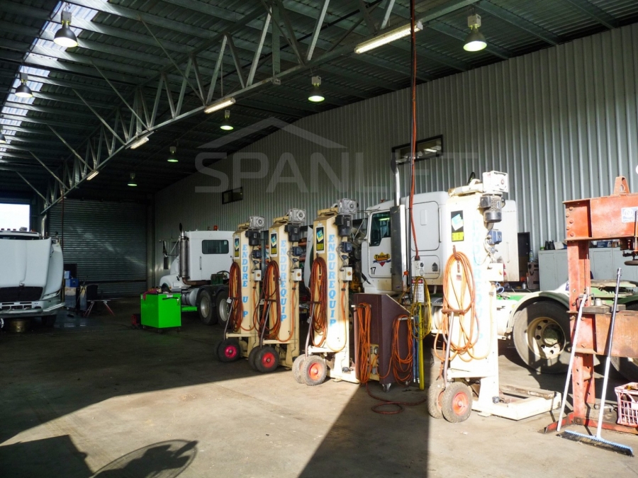 Maintenance Workshops Logistics 14 Spanlift 63U77v